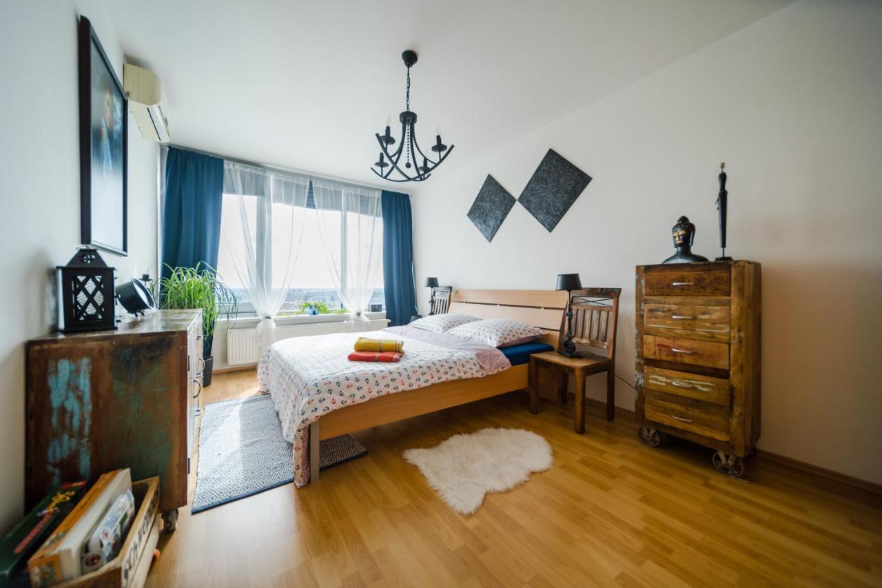 Comfy condo&FREE parking Bratislava Eksteriør billede