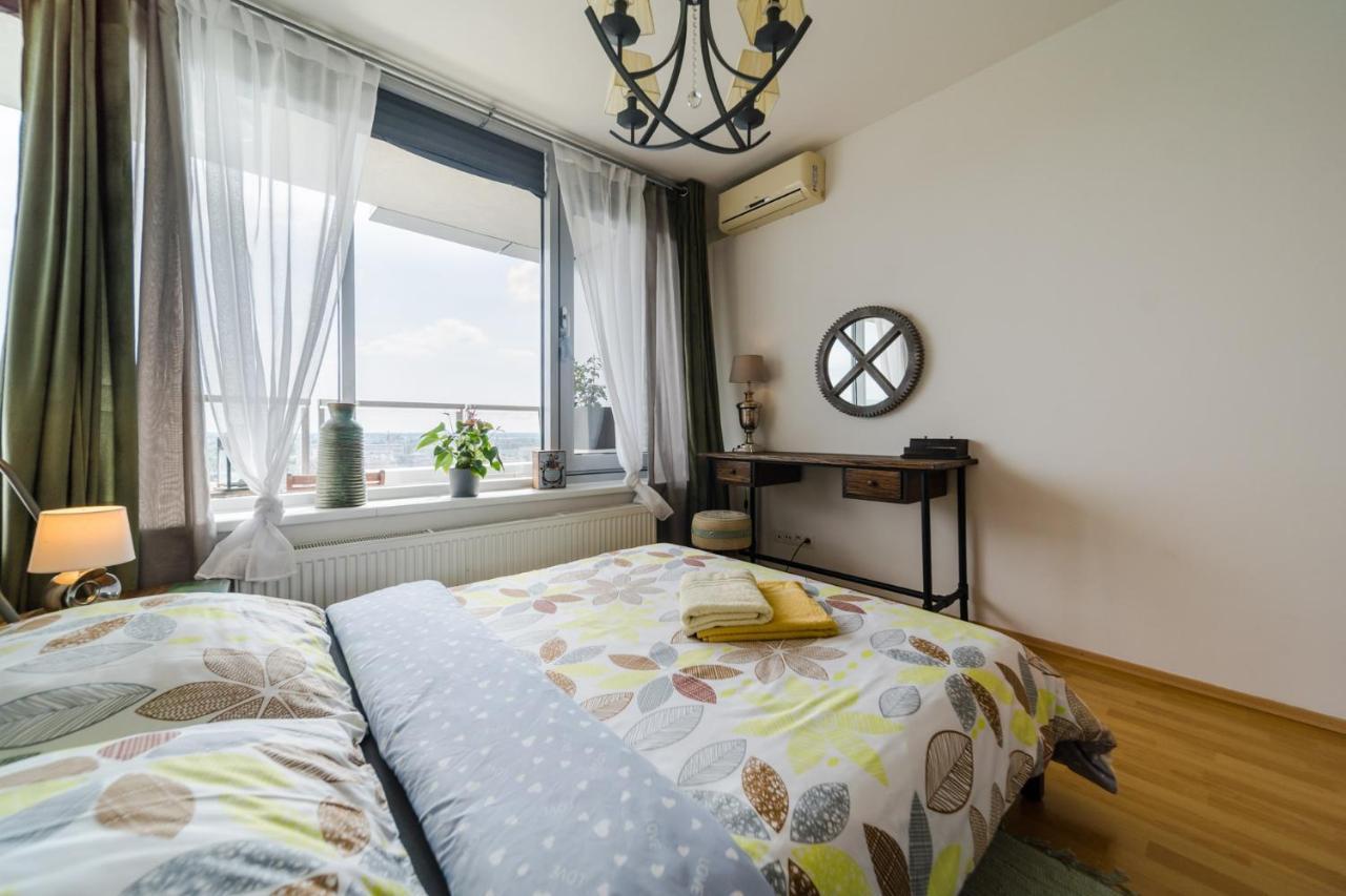 Comfy condo&FREE parking Bratislava Eksteriør billede